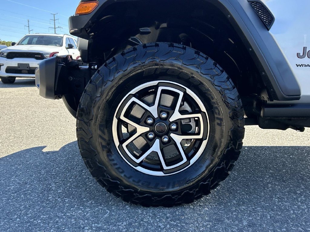 Certified 2024 Jeep Wrangler Unlimited Rubicon w/ Convenience Group AWD/4WD image 9