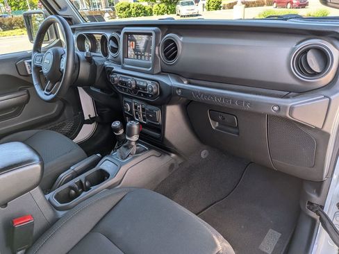 Used 2021 Jeep Wrangler Unlimited Sport AWD/4WD image 26