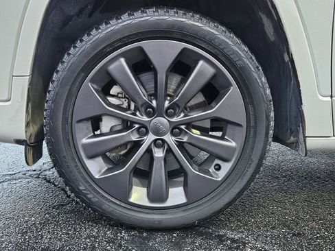 Used 2019 Jeep Cherokee High Altitude image 13