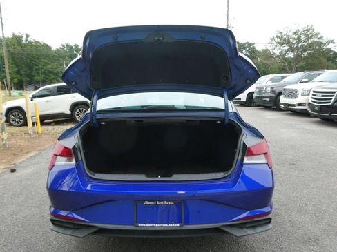Used 2023 Hyundai Elantra SEL FWD image 7