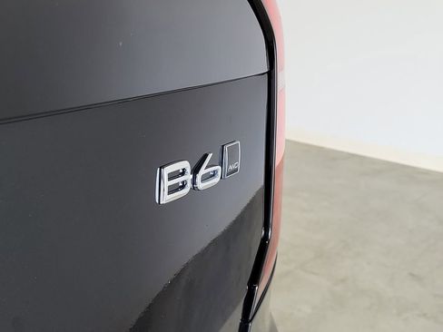 Used 2025 Volvo XC90 B6 Plus image 8
