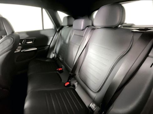 Used 2026 Mercedes-Benz GLC 300 4MATIC image 10