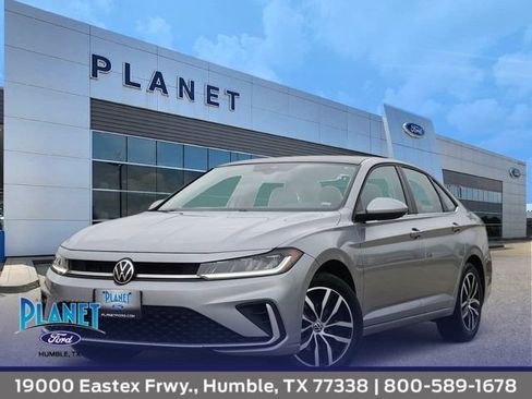 Used 2025 Volkswagen Jetta SE FWD image 1