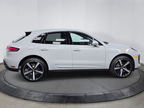 Certified 2026 Porsche Macan AWD/4WD image 8