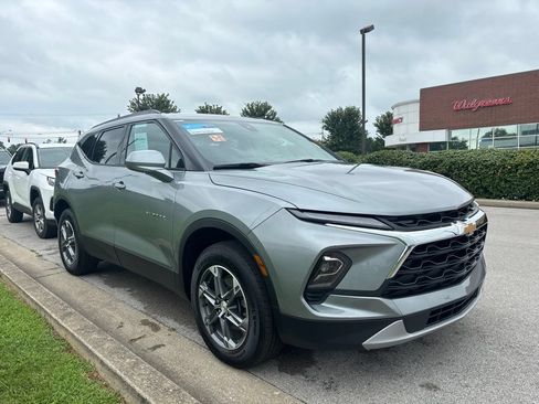 Used 2024 Chevrolet Blazer LT w/ Convenience Package FWD image 2