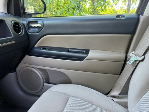 Used 2012 Jeep Compass Sport FWD image 9