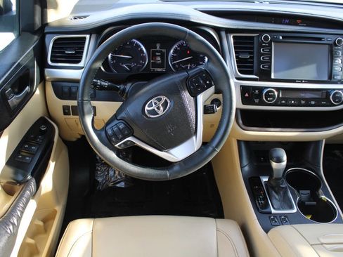 Used 2015 Toyota Highlander XLE image 7