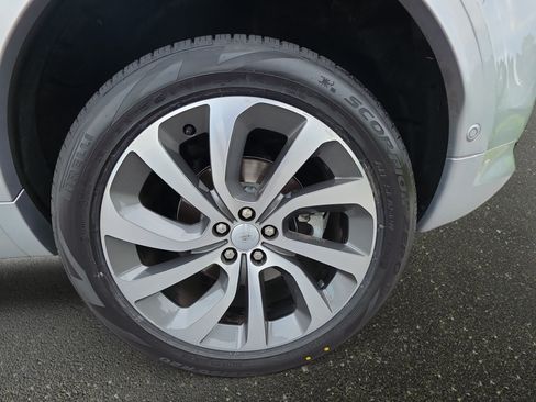 Certified 2025 Land Rover Discovery Sport S AWD/4WD image 34
