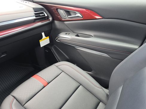 New 2026 Chevrolet Traverse RS w/ LPO, Floor Liner Package FWD image 18