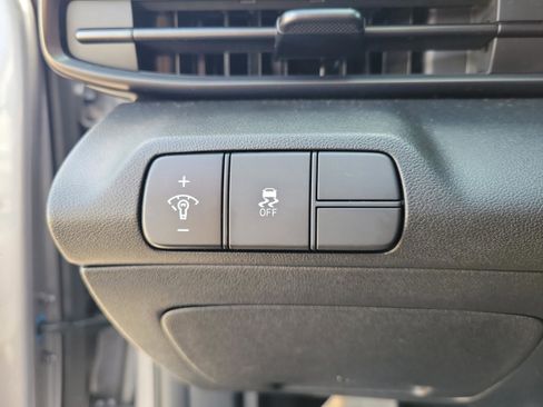 Certified 2025 Hyundai Elantra Sport image 21