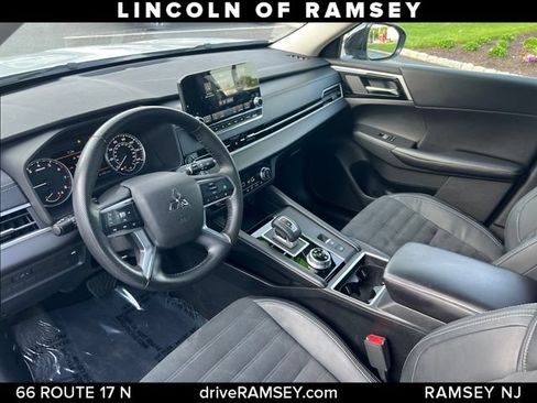 Used 2022 Mitsubishi Outlander SE AWD/4WD image 10