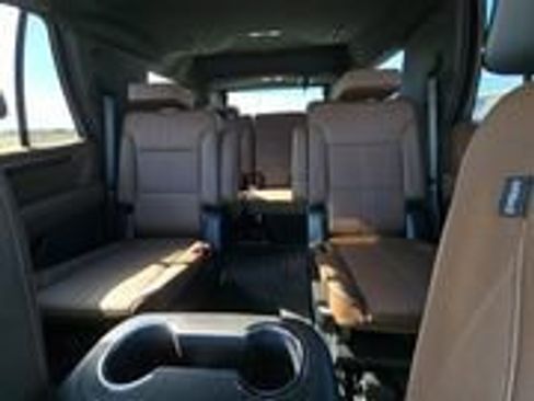 Used 2025 Chevrolet Tahoe High Country image 12