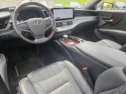Used 2024 Lexus LS 500 AWD w/ Interior Upgrade Package image 30