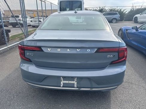 Used 2022 Volvo S90 B6 Inscription w/ Advanced Package image 12