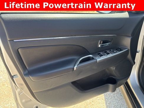 Used 2024 Mitsubishi Outlander Sport SE image 15