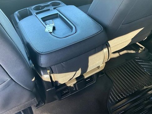 Used 2022 Chevrolet Silverado 1500 LT image 22