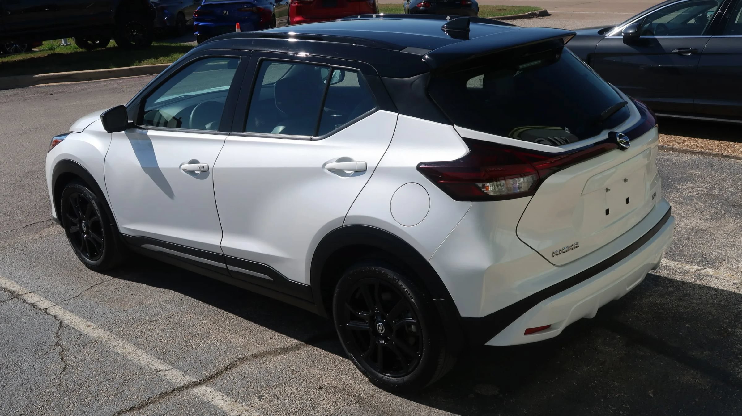 Used 2021 Nissan Kicks SR w/ SR Premium Package FWD image 12