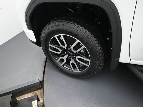 New 2026 GMC Sierra 1500 AT4 w/ Technology Package image 8