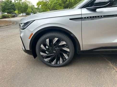 New 2026 Lincoln Nautilus Reserve AWD/4WD image 13