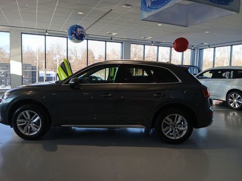 Used 2022 Audi Q5 2.0T Premium w/ Convenience Package image 2