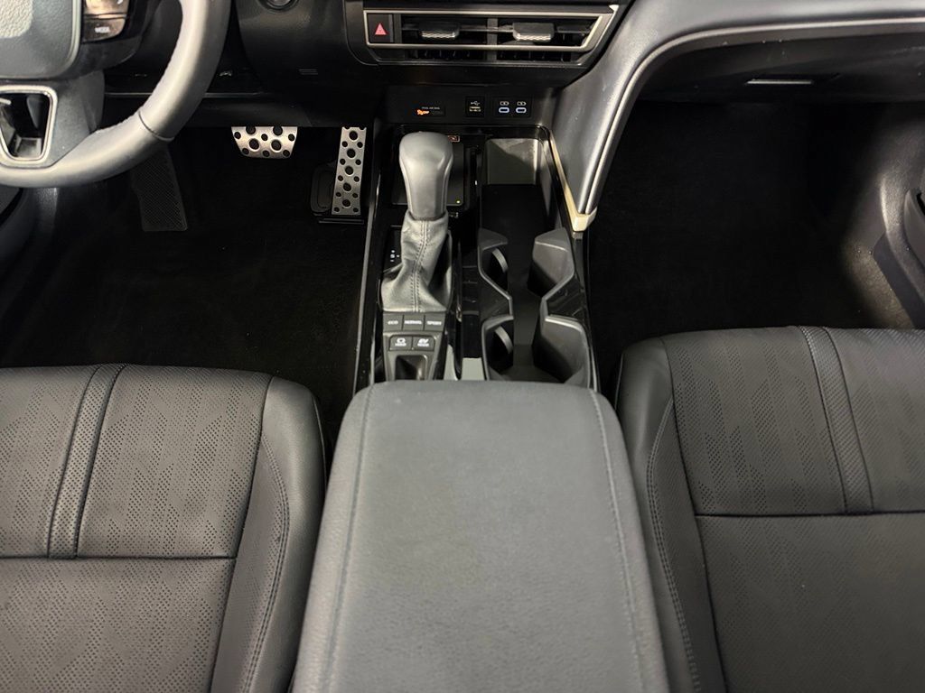 Used 2025 Toyota Camry XSE AWD/4WD image 19