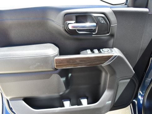 Used 2020 Chevrolet Silverado 1500 RST AWD/4WD image 10