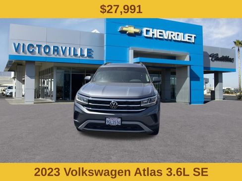 Used 2023 Volkswagen Atlas SE w/ Panoramic Sunroof Package AWD/4WD image 2