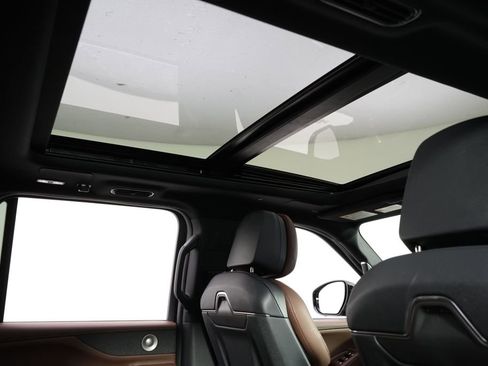 New 2026 Lincoln Navigator Reserve AWD/4WD image 17