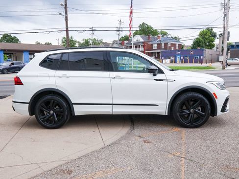 Used 2024 Volkswagen Tiguan SE R-Line AWD/4WD image 6