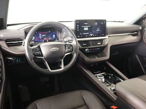 Used 2025 Ford Explorer Platinum w/ Ultimate Package image 2