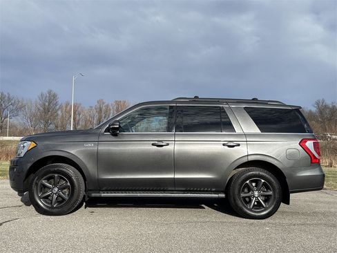 Used 2019 Ford Expedition XLT w/ Equipment Group 202A image 5