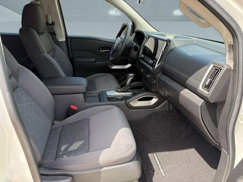 Used 2025 Nissan Frontier SV w/ SV Convenience Package AWD/4WD image 22