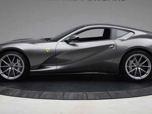 Used 2018 Ferrari 812 Superfast Base image 6