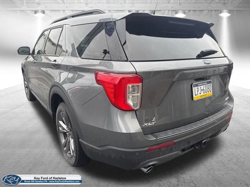 Used 2023 Ford Explorer XLT w/ Equipment Group 202A image 7