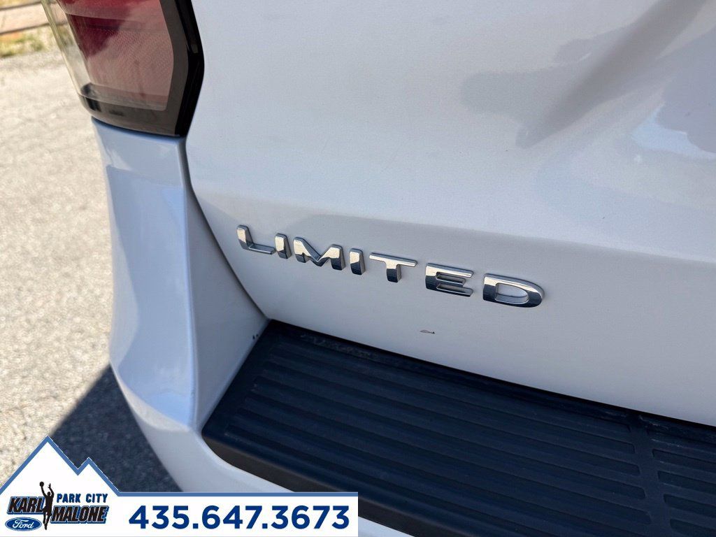 Used 2018 Ford Expedition Limited w/ Equipment Group 302A AWD/4WD image 10