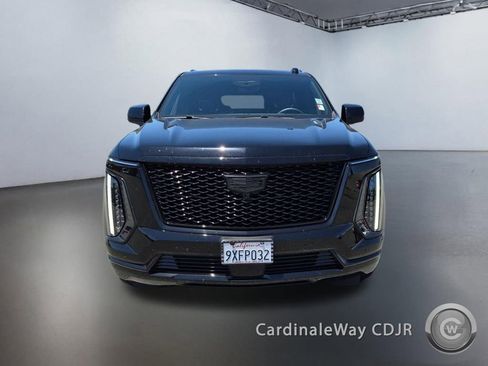 Used 2025 Cadillac Escalade Sport w/ Touring Package AWD/4WD image 8