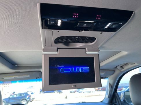 Used 2017 Cadillac Escalade Premium Luxury image 18