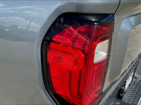 Used 2024 GMC Canyon Elevation w/ Elevation Premium Package image 32