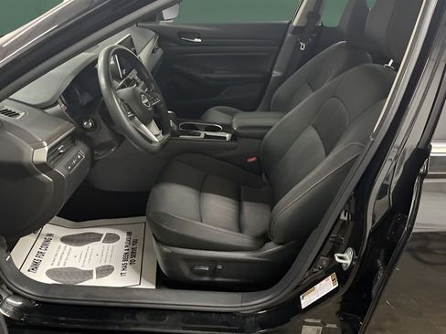 Used 2024 Nissan Altima 2.5 SV image 12