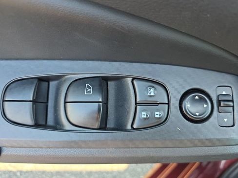 Used 2025 Nissan Altima 2.5 SV FWD image 27