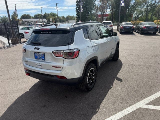 Used 2025 Jeep Compass Trailhawk AWD/4WD image 11