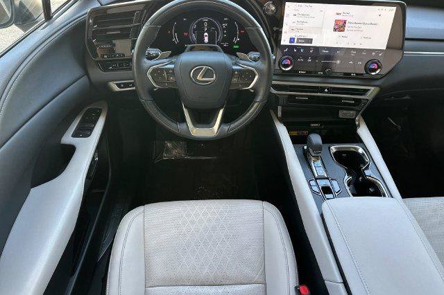 Used 2023 Lexus RX 350 w/ Accessory Package (Z1) AWD/4WD image 15