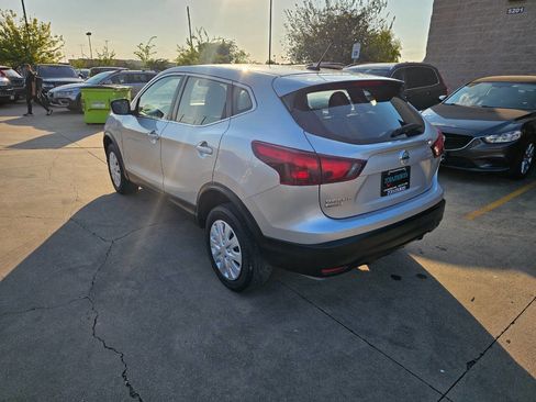 Used 2019 Nissan Rogue Sport S image 6