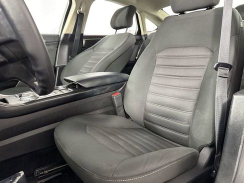 Used 2017 Ford Fusion SE image 17