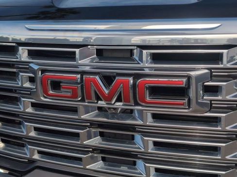 Used 2024 GMC Acadia Denali image 32