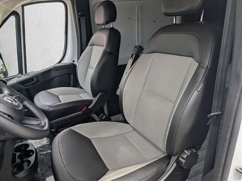 Used 2024 RAM ProMaster 2500 w/ Convenience Group FWD image 14