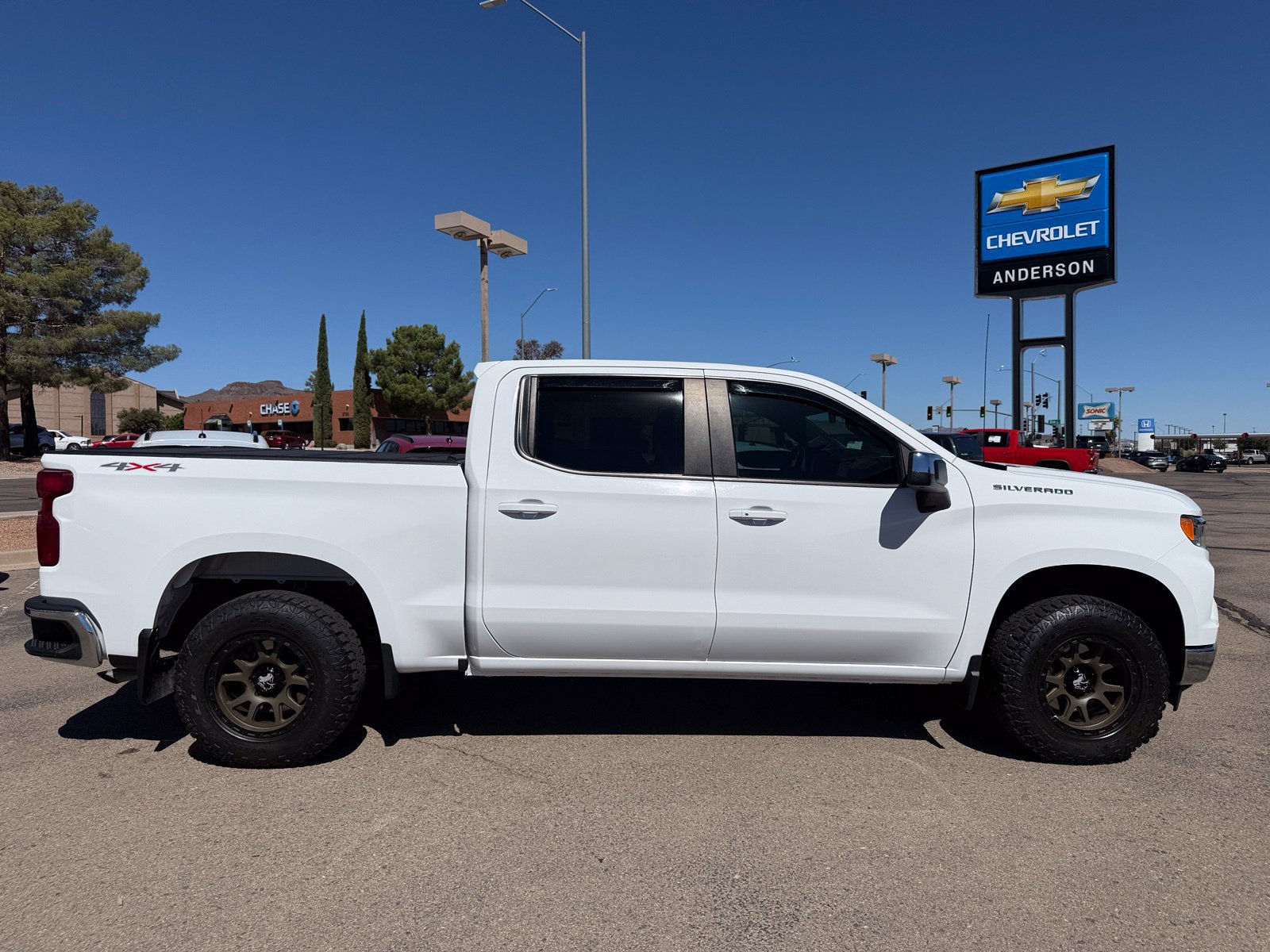 Certified 2023 Chevrolet Silverado 1500 LT AWD/4WD image 4