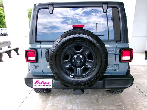 Used 2024 Jeep Wrangler Sport AWD/4WD image 20
