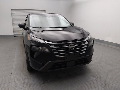 Used 2024 Nissan Rogue S AWD/4WD image 14
