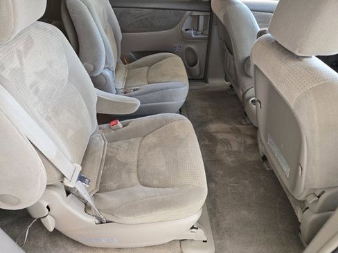 Used 2010 Toyota Sienna CE image 6